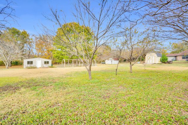 214 Willow Creek Lane, Ovilla, TX 75154