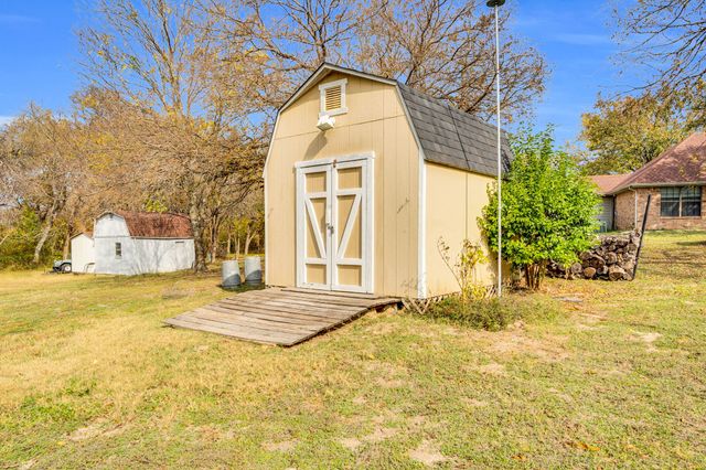 214 Willow Creek Lane, Ovilla, TX 75154