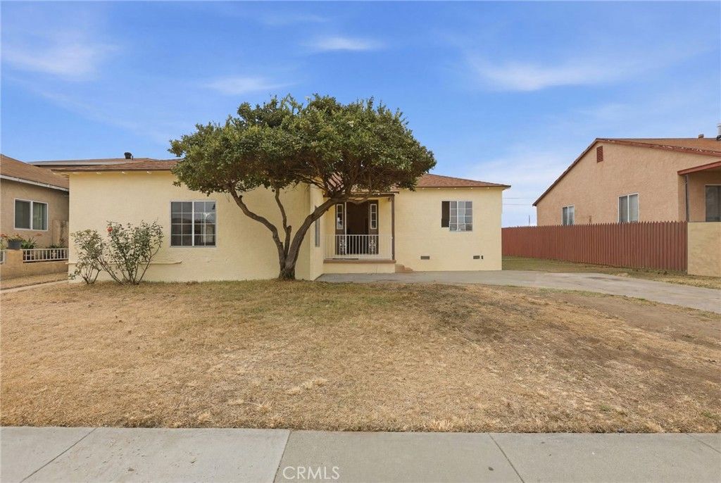 Image 1 of property listing at 711 N Kalsman, Compton, CA 90220
