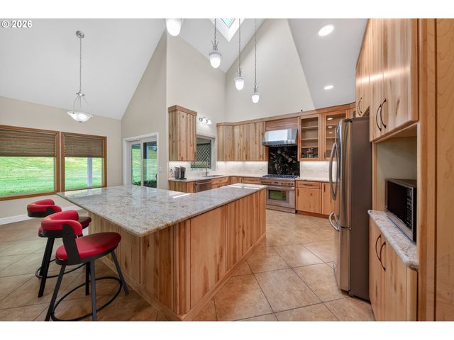 6985 GARDEN VALLEY Rd, Roseburg, OR 97471