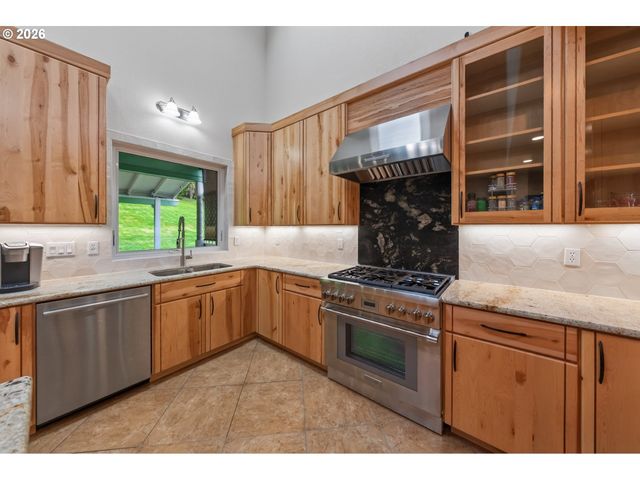 6985 GARDEN VALLEY Rd, Roseburg, OR 97471