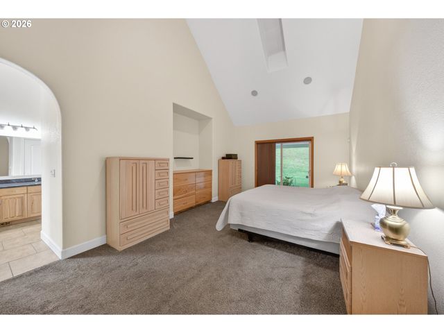 6985 GARDEN VALLEY Rd, Roseburg, OR 97471