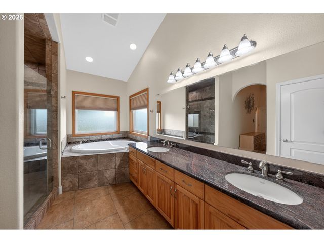 6985 GARDEN VALLEY Rd, Roseburg, OR 97471