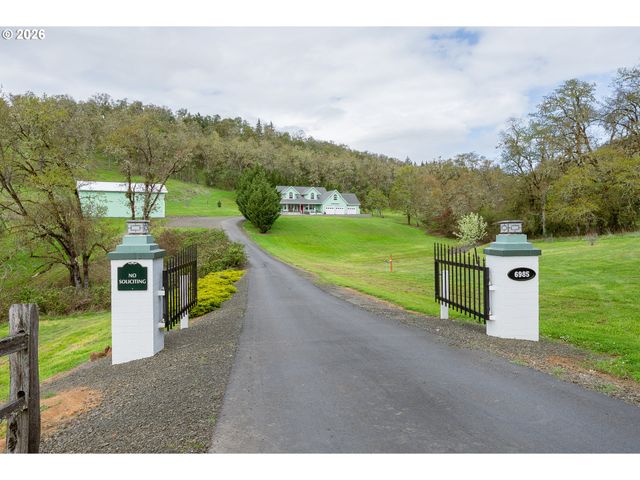6985 GARDEN VALLEY Rd, Roseburg, OR 97471