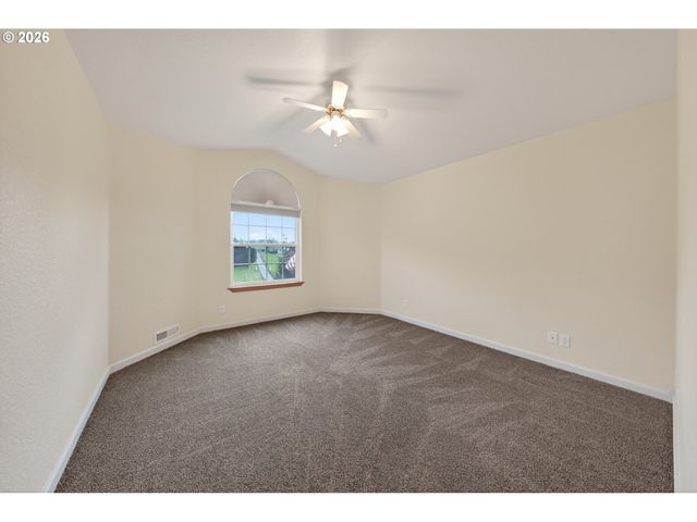 6985 GARDEN VALLEY Rd, Roseburg, OR 97471