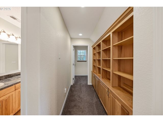 6985 GARDEN VALLEY Rd, Roseburg, OR 97471