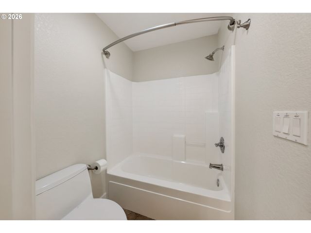 6985 GARDEN VALLEY Rd, Roseburg, OR 97471