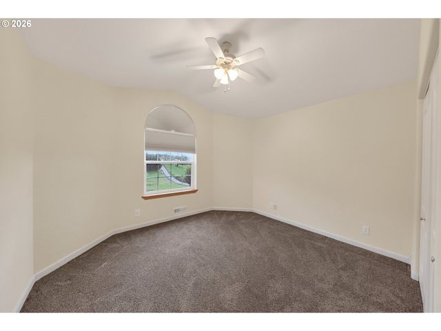 6985 GARDEN VALLEY Rd, Roseburg, OR 97471