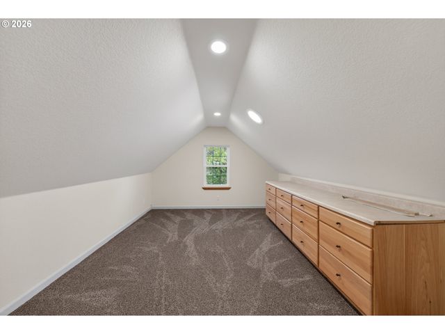 6985 GARDEN VALLEY Rd, Roseburg, OR 97471