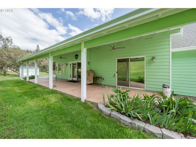 6985 GARDEN VALLEY Rd, Roseburg, OR 97471