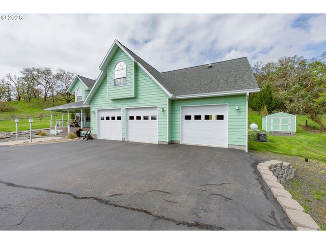 6985 GARDEN VALLEY Rd, Roseburg, OR 97471