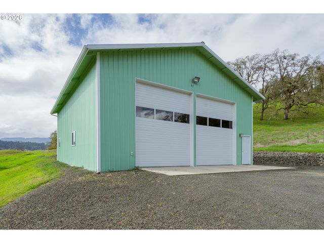 6985 GARDEN VALLEY Rd, Roseburg, OR 97471