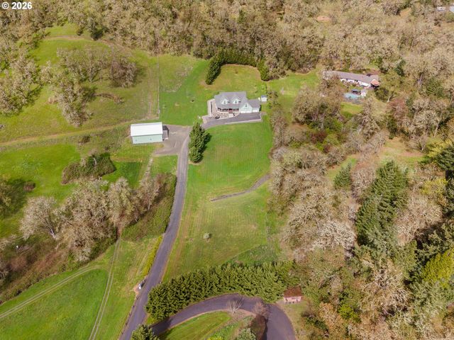 6985 GARDEN VALLEY Rd, Roseburg, OR 97471