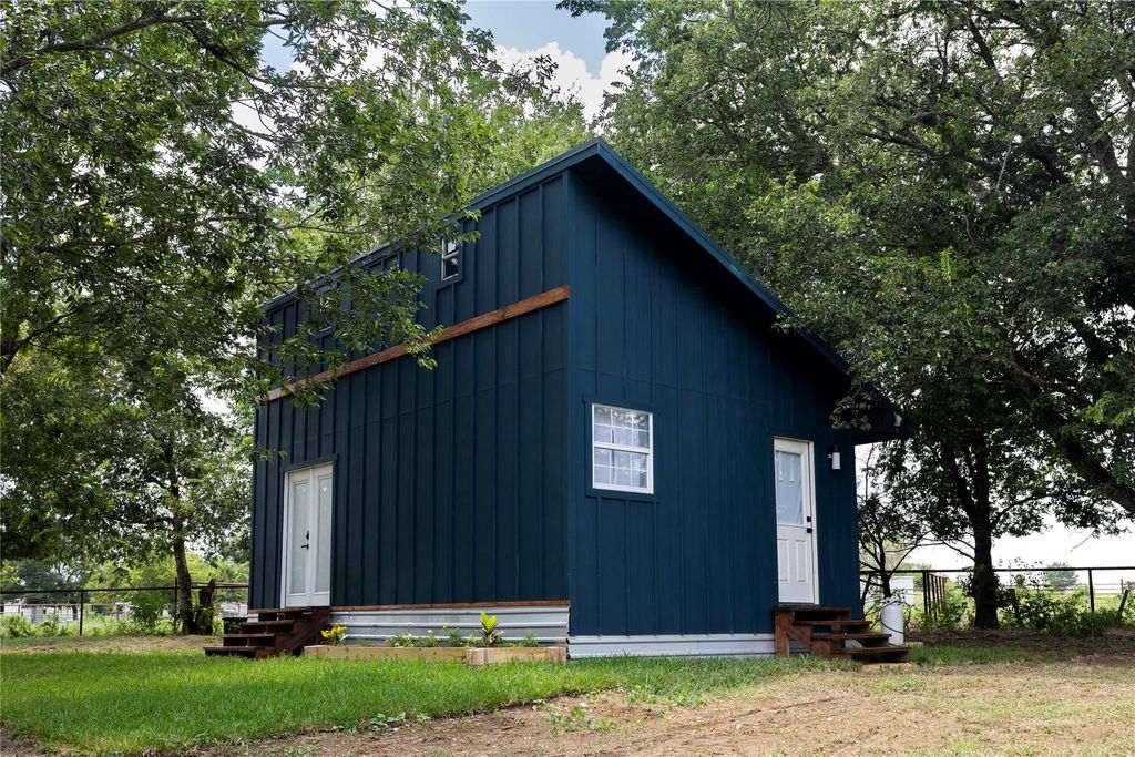 1014 Private Road 4041, Dime Box, TX 77853
