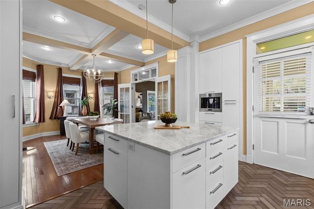 7448 Flora Avenue, Maplewood, MO 63143