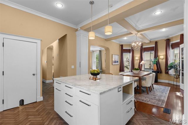 7448 Flora Avenue, Maplewood, MO 63143