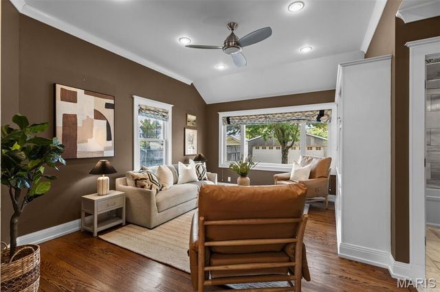 7448 Flora Avenue, Maplewood, MO 63143