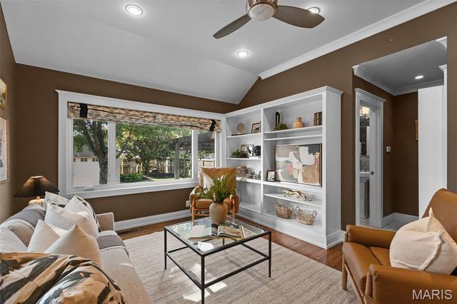 7448 Flora Avenue, Maplewood, MO 63143