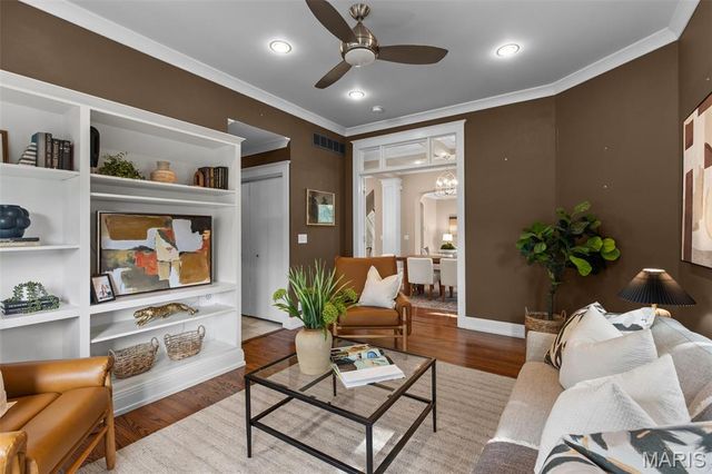 7448 Flora Avenue, Maplewood, MO 63143