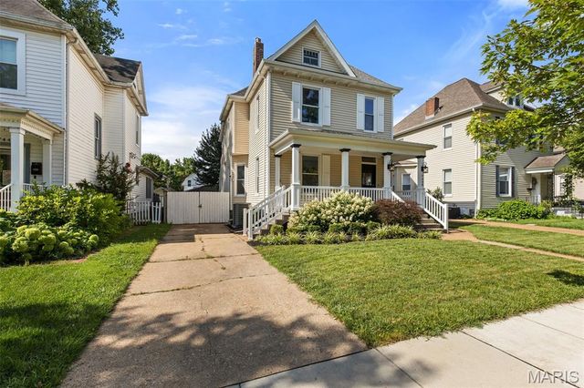 7448 Flora Avenue, Maplewood, MO 63143