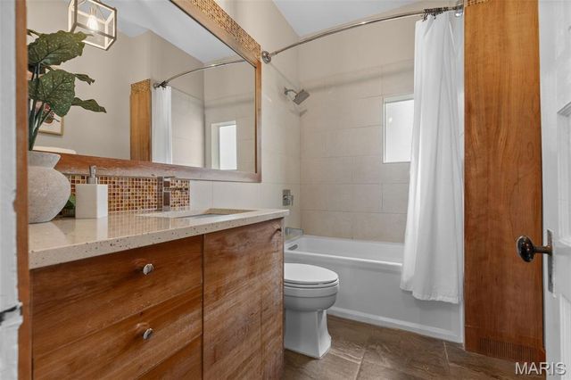 7448 Flora Avenue, Maplewood, MO 63143
