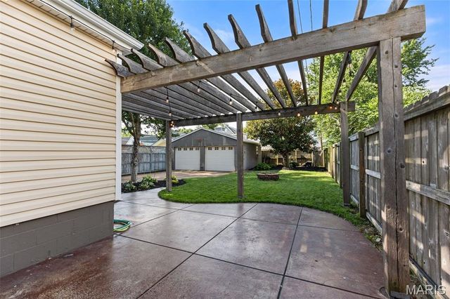 7448 Flora Avenue, Maplewood, MO 63143