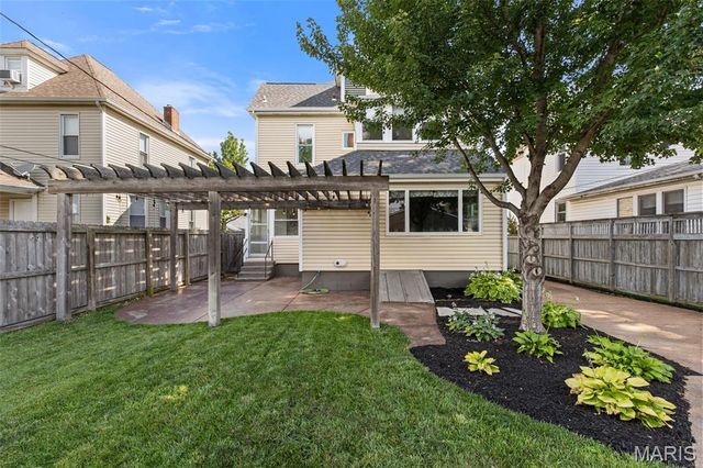 7448 Flora Avenue, Maplewood, MO 63143