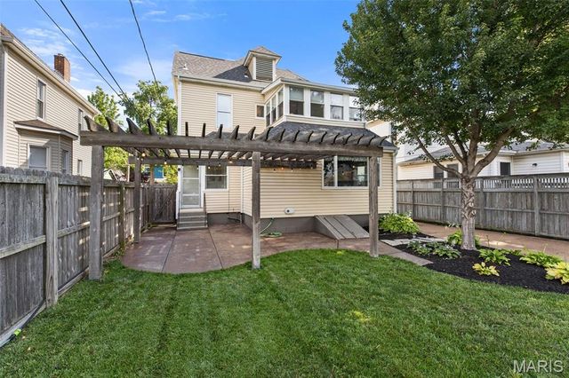 7448 Flora Avenue, Maplewood, MO 63143