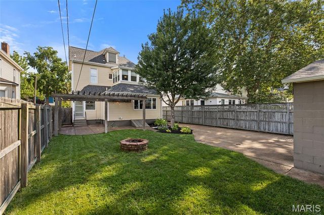 7448 Flora Avenue, Maplewood, MO 63143