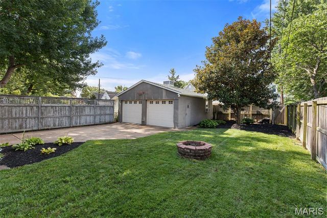 7448 Flora Avenue, Maplewood, MO 63143