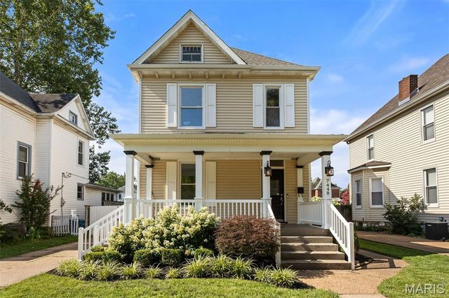 7448 Flora Avenue, Maplewood, MO 63143