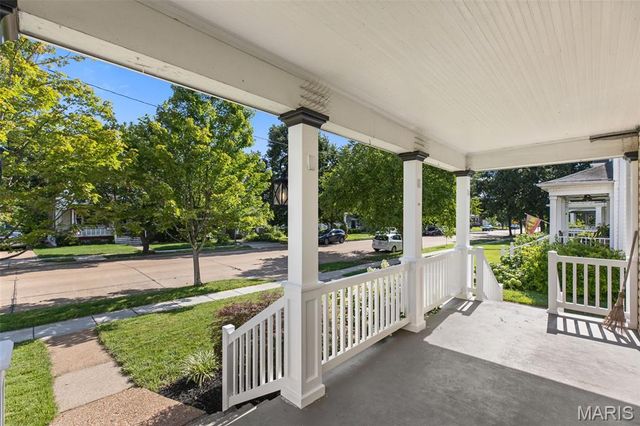 7448 Flora Avenue, Maplewood, MO 63143
