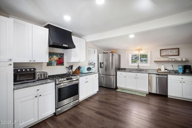 2215 National Street, Beaufort, SC 29902