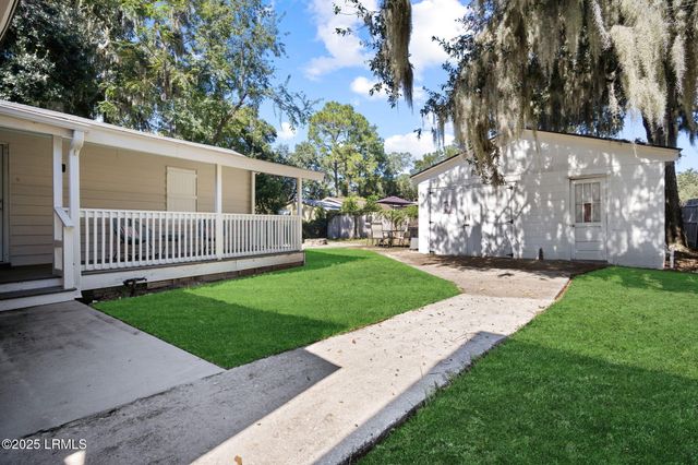 2215 National Street, Beaufort, SC 29902