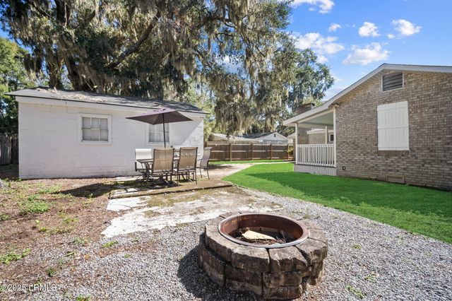 2215 National Street, Beaufort, SC 29902