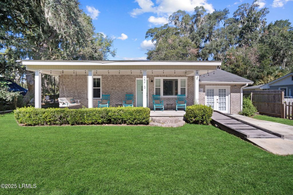 2215 National Street, Beaufort, SC 29902