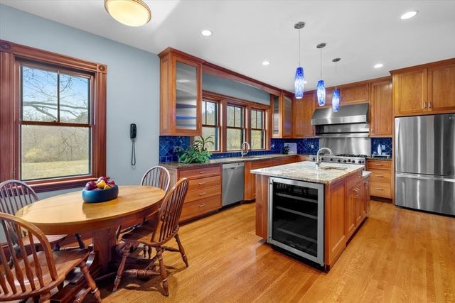 451 Gleasondale Rd, Stow, MA 01775