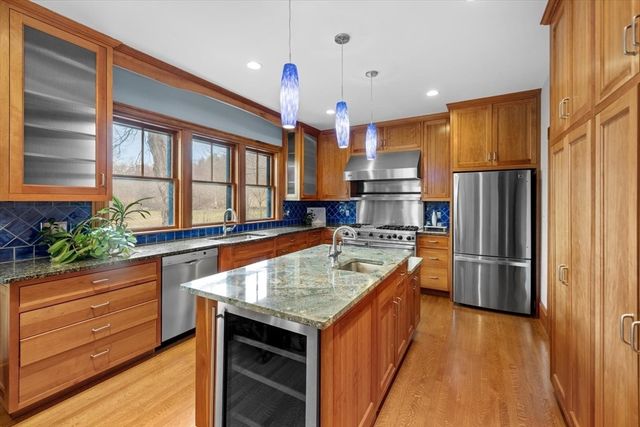451 Gleasondale Rd, Stow, MA 01775