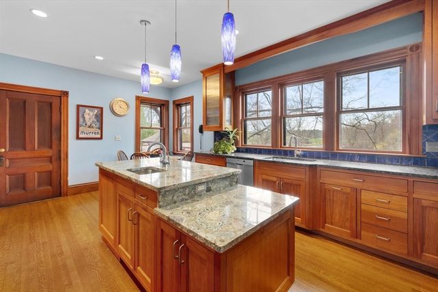 451 Gleasondale Rd, Stow, MA 01775