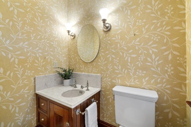 451 Gleasondale Rd, Stow, MA 01775