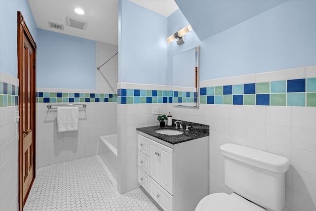 451 Gleasondale Rd, Stow, MA 01775