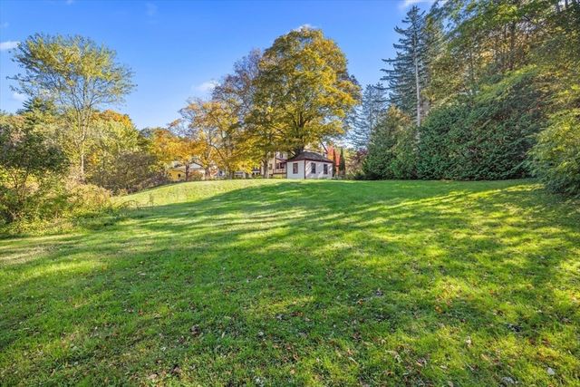 451 Gleasondale Rd, Stow, MA 01775