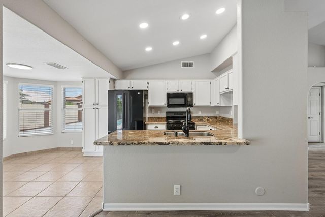 8734 W Bloomfield Road, Peoria, AZ 85381