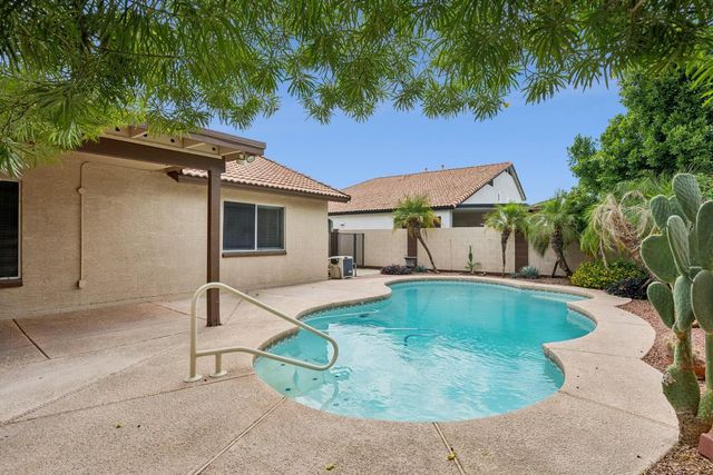 8734 W Bloomfield Road, Peoria, AZ 85381