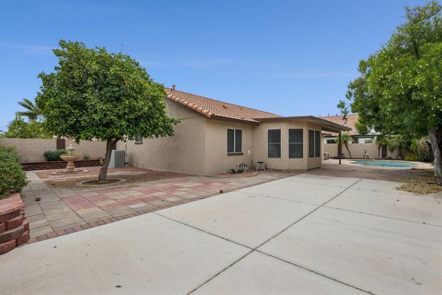 8734 W Bloomfield Road, Peoria, AZ 85381