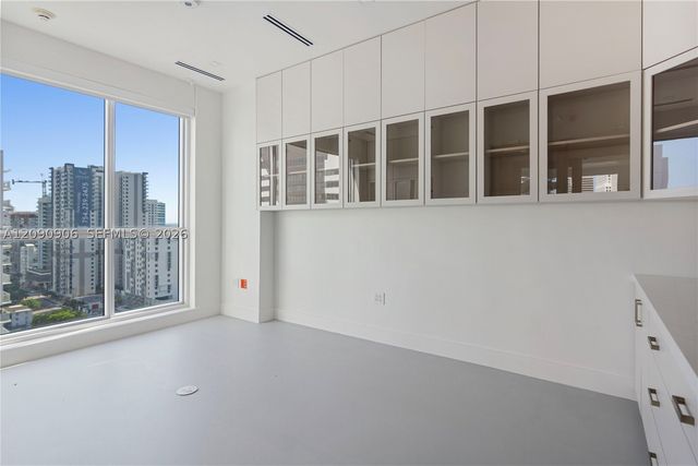 175 SW 7th St 1710, Miami, FL 33130