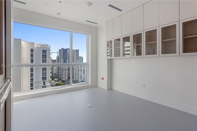 175 SW 7th St 1710, Miami, FL 33130