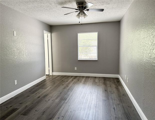 5229 TENNIS COURT CIRCLE, Tampa, FL 33617