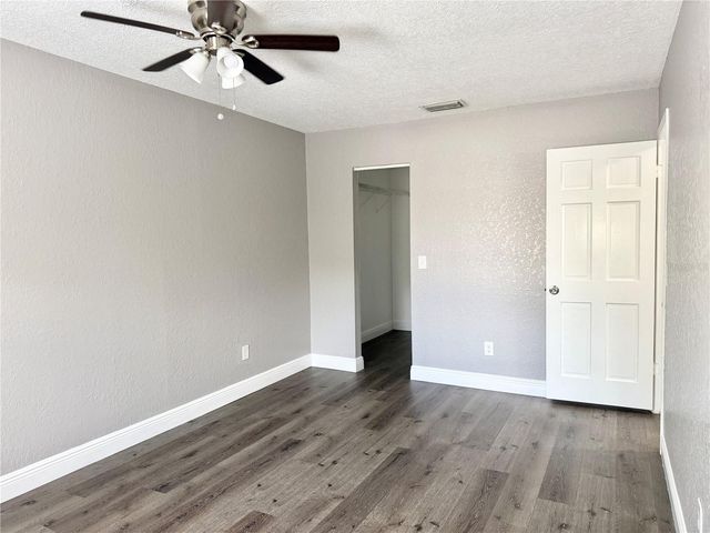 5229 TENNIS COURT CIRCLE, Tampa, FL 33617