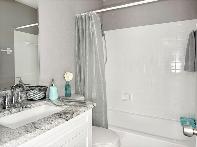 5229 TENNIS COURT CIRCLE, Tampa, FL 33617